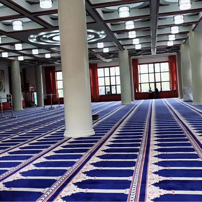 Luxury Mosque Prayer Rug for Hospitality Spaces